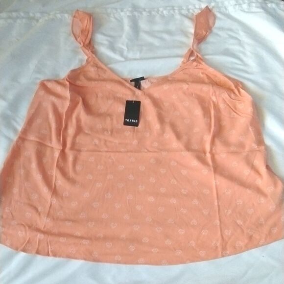 NWT Torrid V-Neck Ruffle Strap Tank - Picture 3 of 5